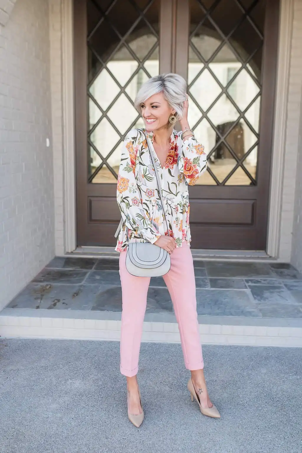 20+ Outfits with Pink Pants + Styling Tips For 2023