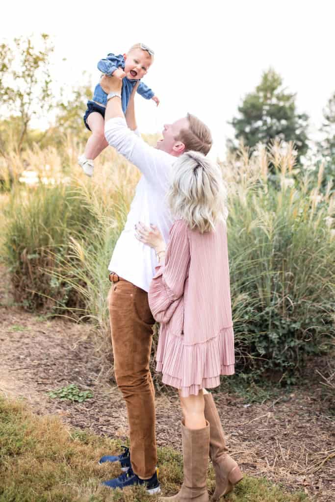 what to wear family pictures boho casual outfit ideas with baby