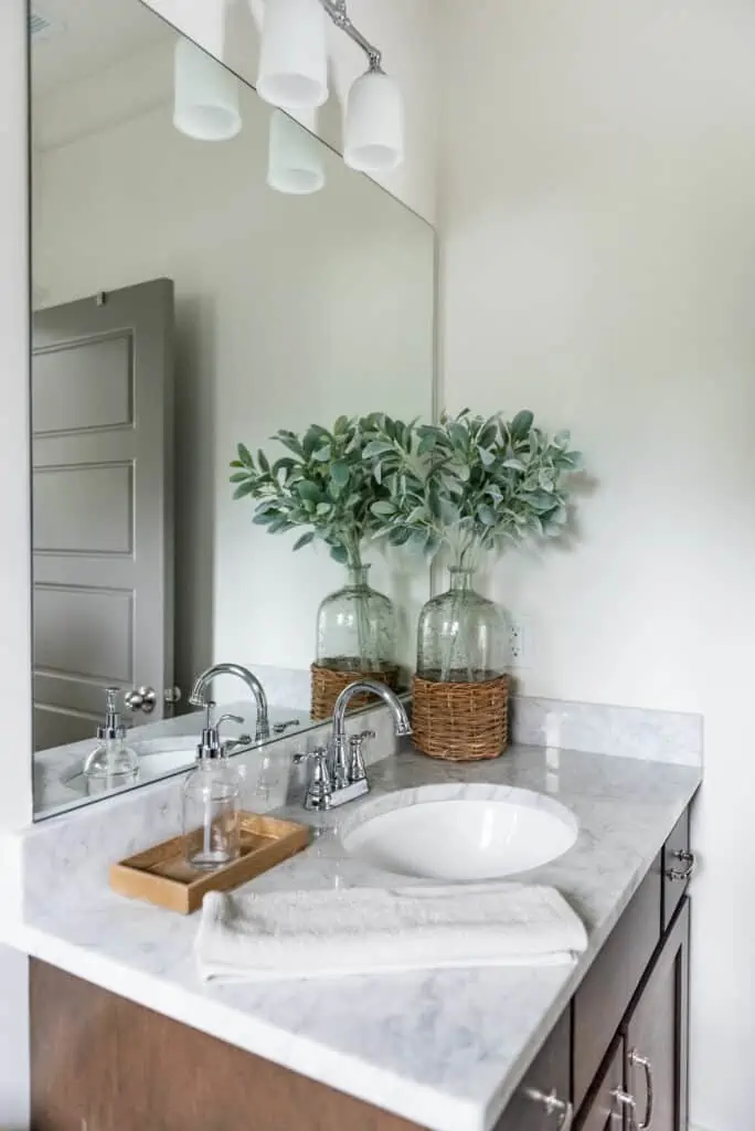 Guest Bathroom Refresh 